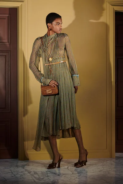 Look 17